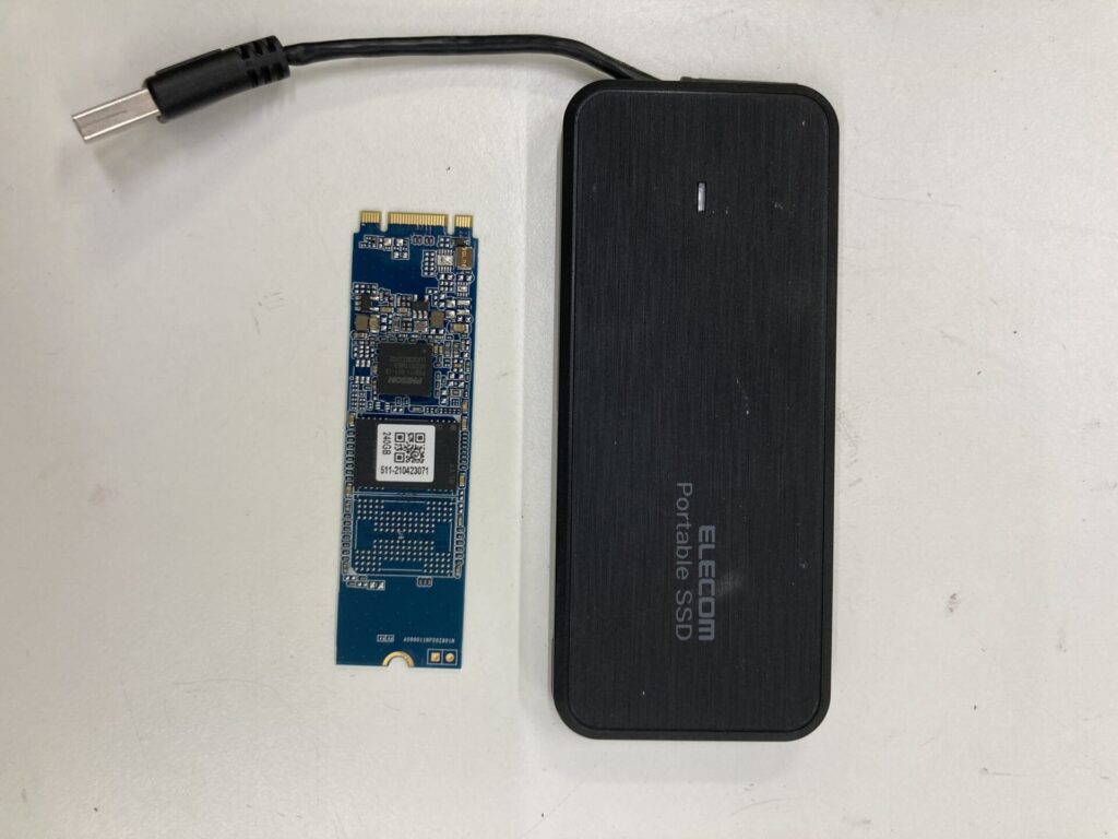外付SSD ELECOM ESD-EC0240GGBKR 240GB