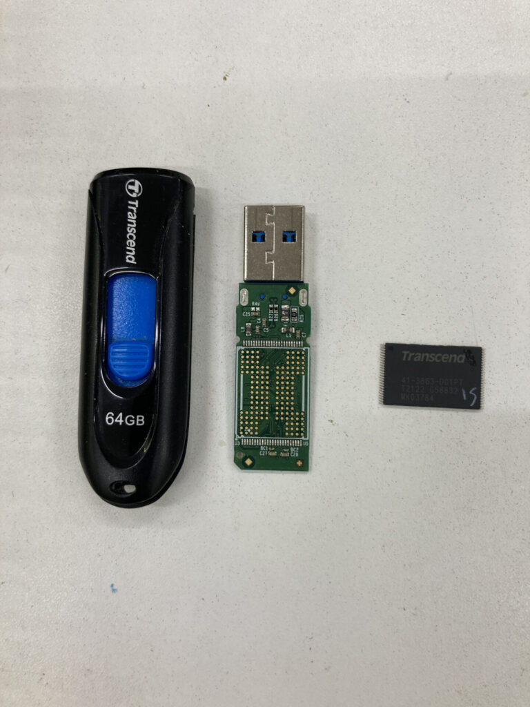 USBメモリ Transcend 64GB