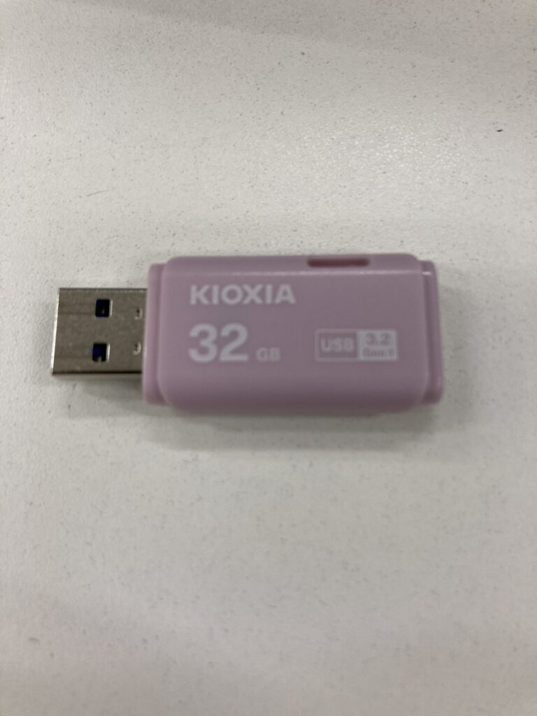 USBメモリ KIOXIOA 32GB
