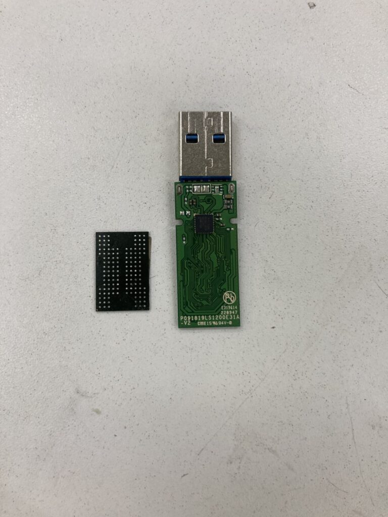 USBメモリ ELECOM MF-PKU3064GWH 64GB